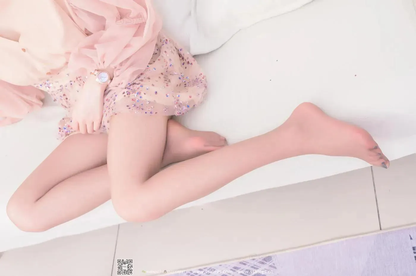 [SSA丝社]超清写真 NO.313 娜娜美艳绝伦的御姐咖啡丝美腿 [46P]插图4